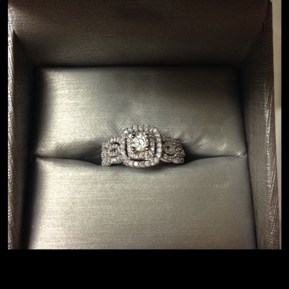 3 piece white gold wedding set from zales - Picture 4 of 8